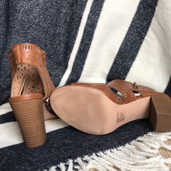 XOXO Bloom Heeled Sandal - Picture 6 of 6